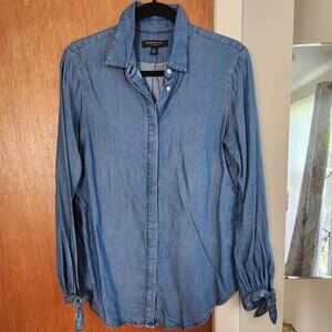 BANANA REPUBLIC Dillon Shirt in Denim with tie sleeves size XS